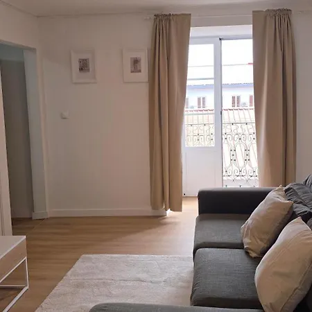 Apolonia River View Apartment