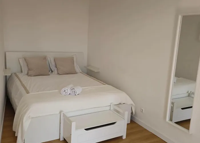 Apolonia River View Lejlighed